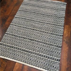 Black and White Patterned Area Rug